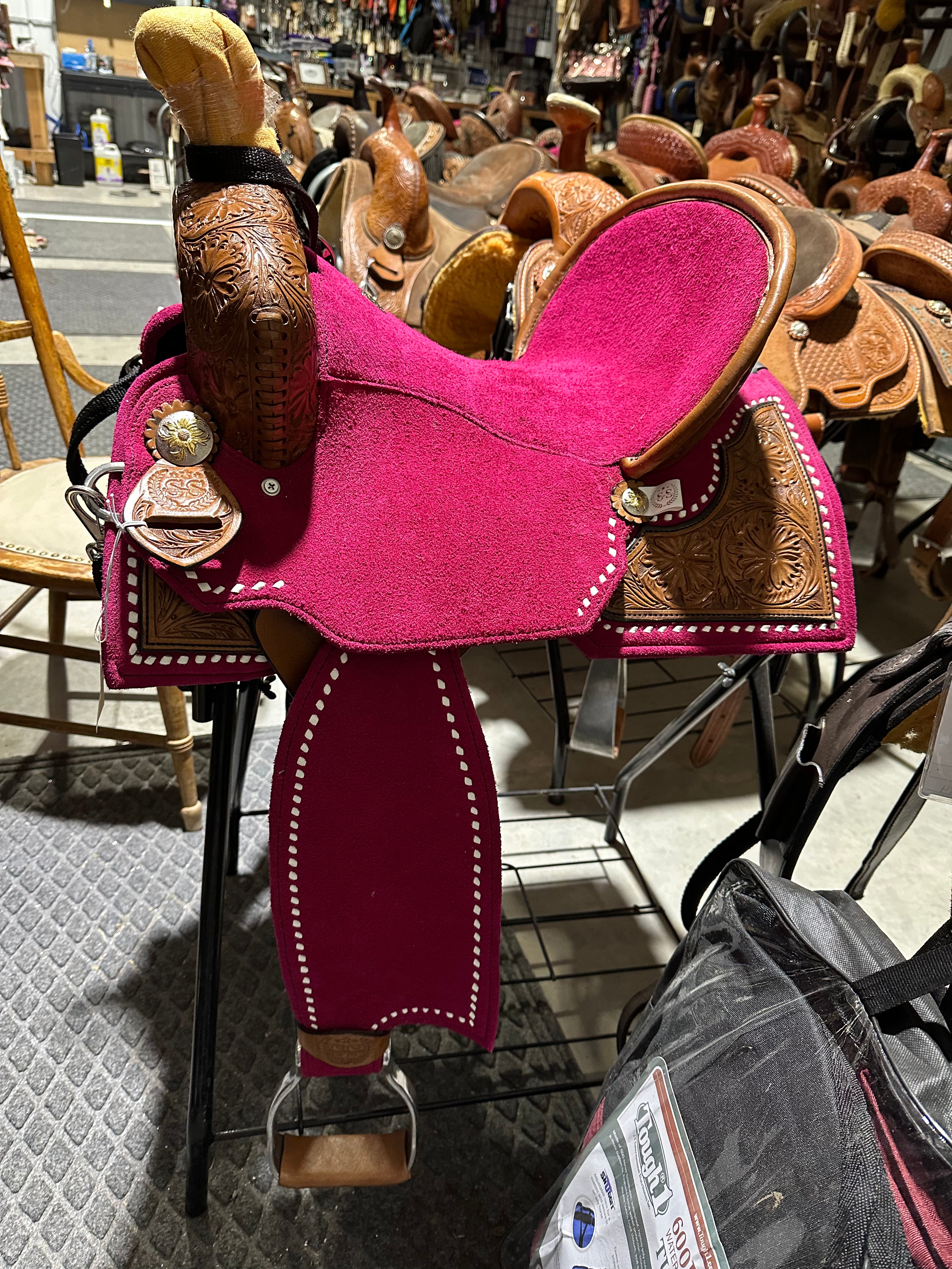 14” Silva PINK light weight barrel saddle