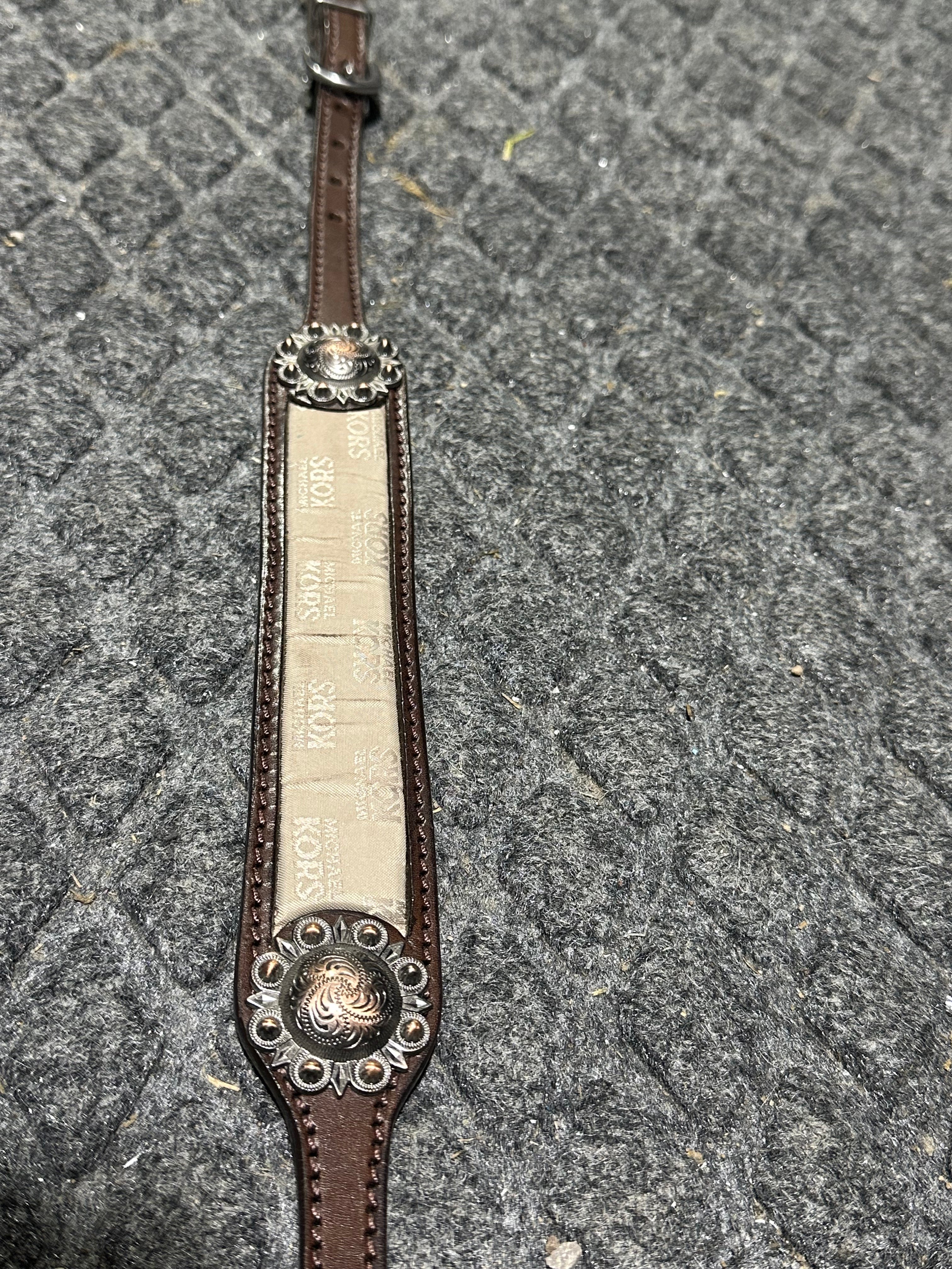 Wither straps